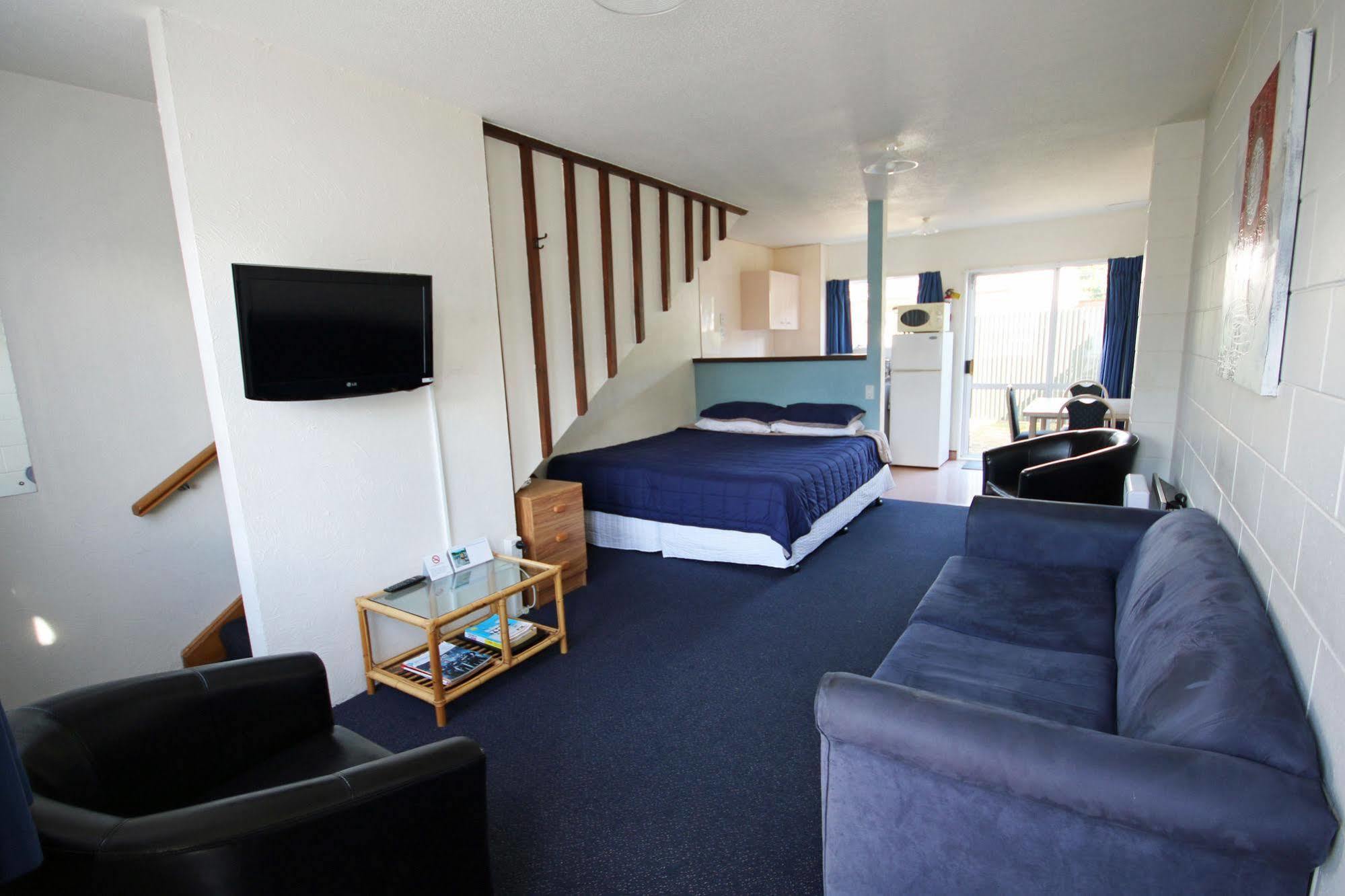 Midway Pacifica Lodge Lower Hutt Exteriör bild