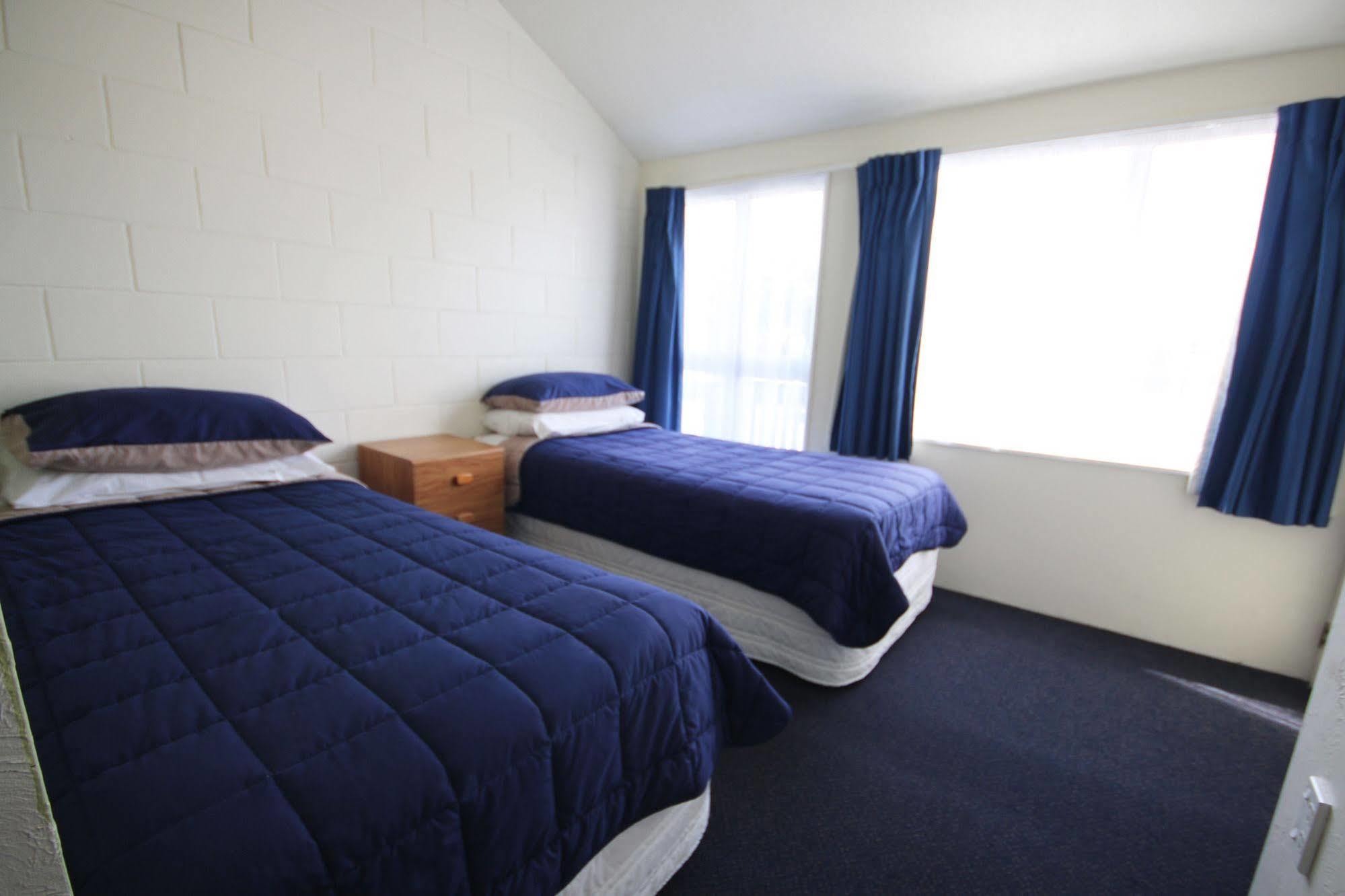 Midway Pacifica Lodge Lower Hutt Exteriör bild