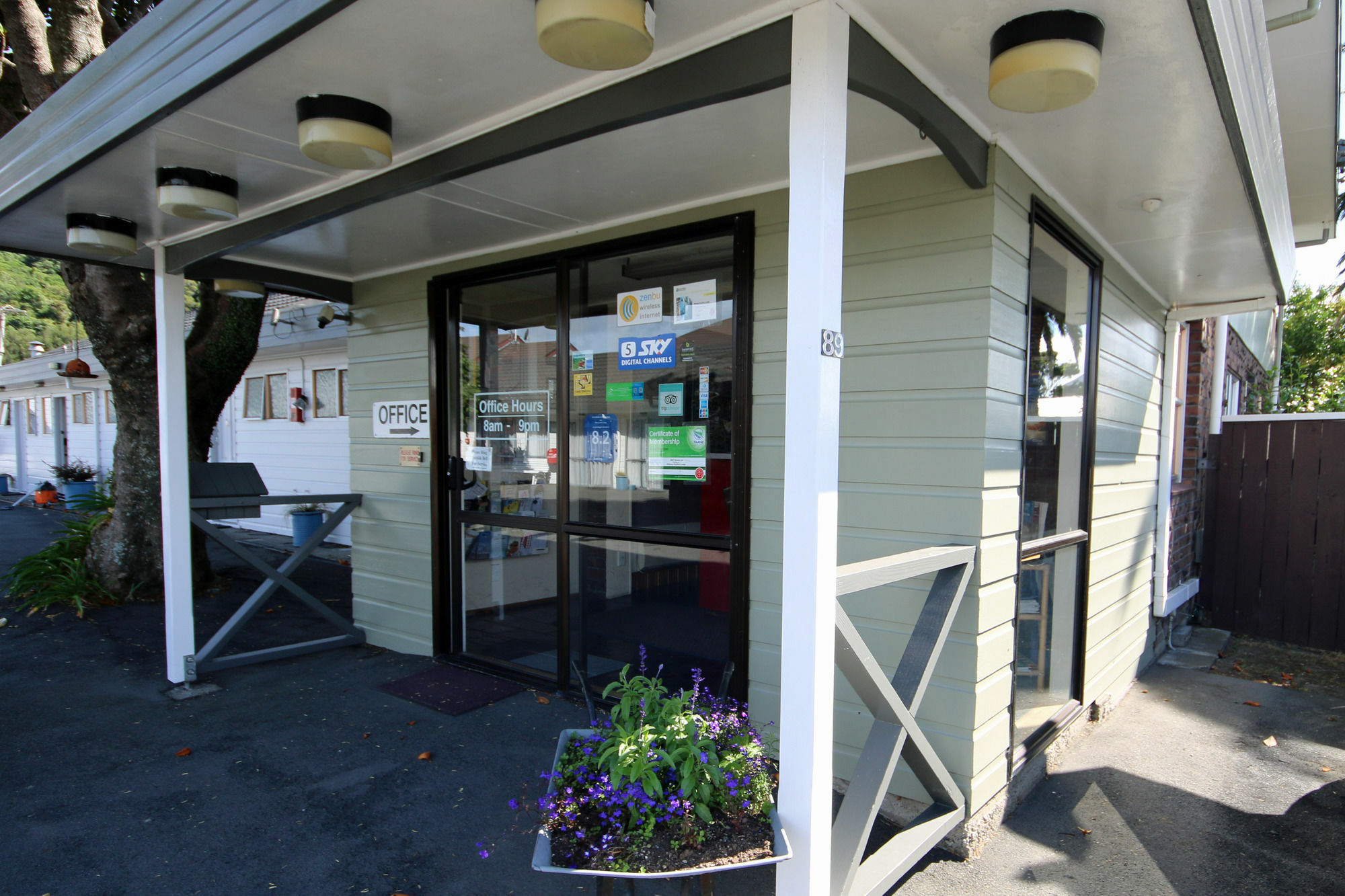 Midway Pacifica Lodge Lower Hutt Exteriör bild